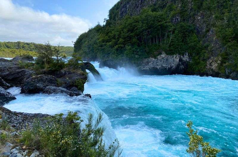 Petrouhé Waterfalls, Patagonia, hike