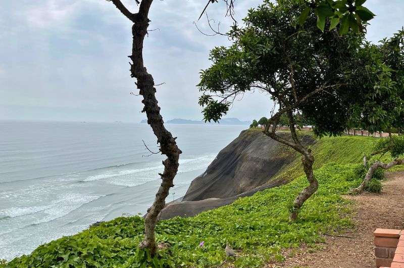 Miraflores coastal sidewalk in Lima, Peru, photo by Next Level ima, Peru, photo by Next Level of Travel