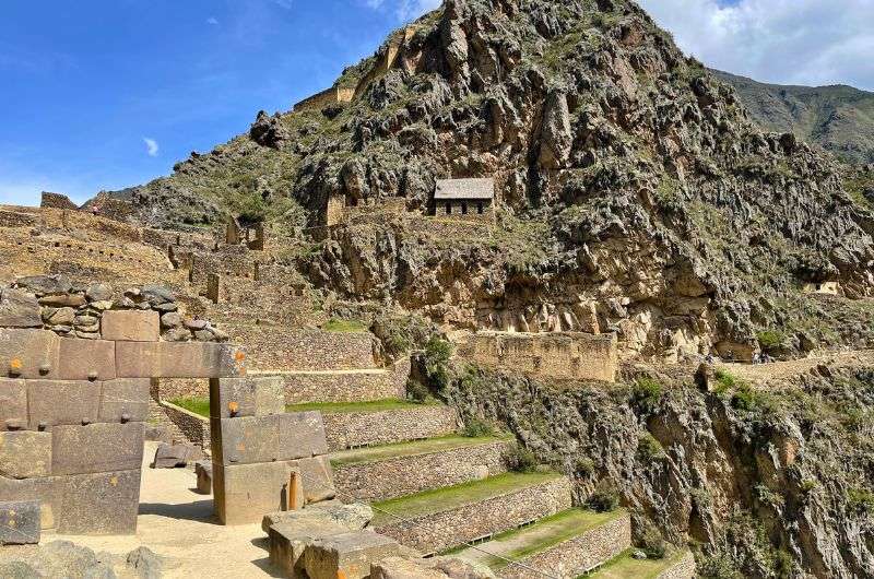 Travelling through Ollantaytambo to Machu Picchu, photo by Next Level of Travel