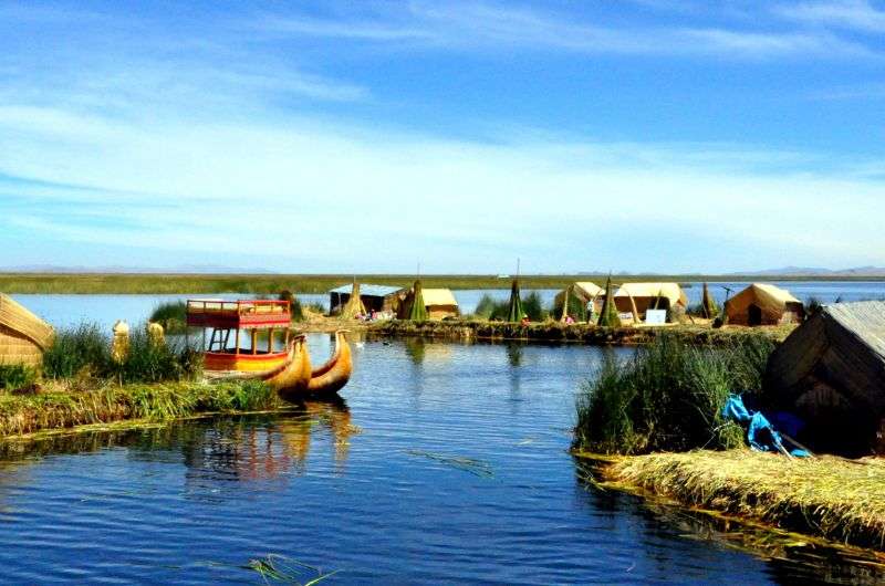 Floating islands of uros people on lake titicaca, Peru