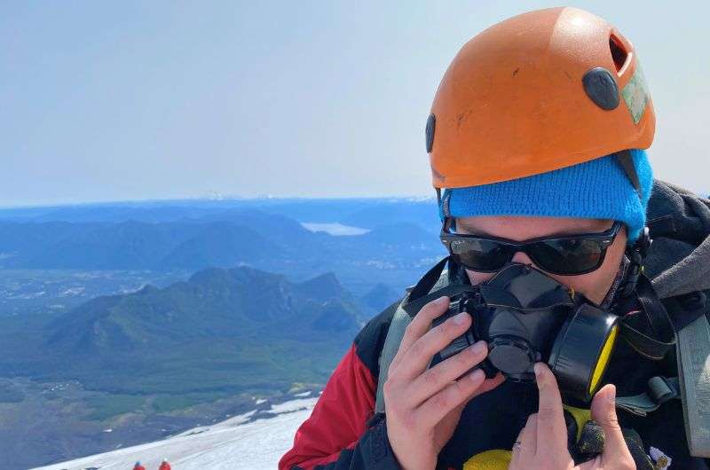 Man breathing from an oxygen mask, photo by Next LEvel of Travel