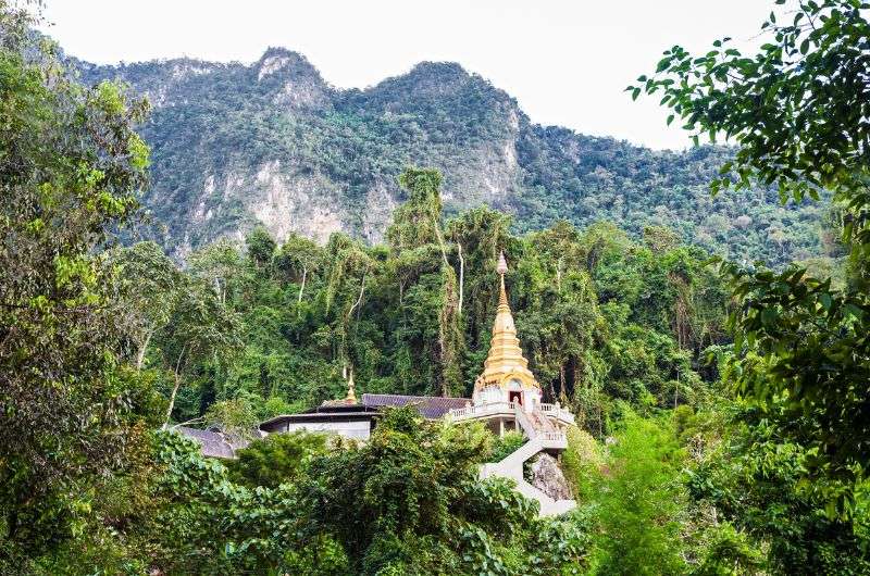 Wat Tham Pha Plong in Chiang Dao, Thailand