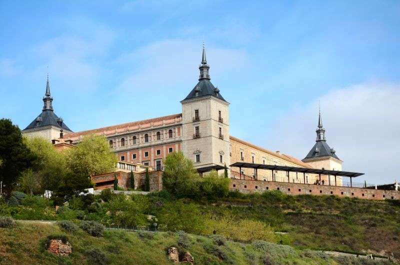 Alcázar castle in Toledo, itinerary