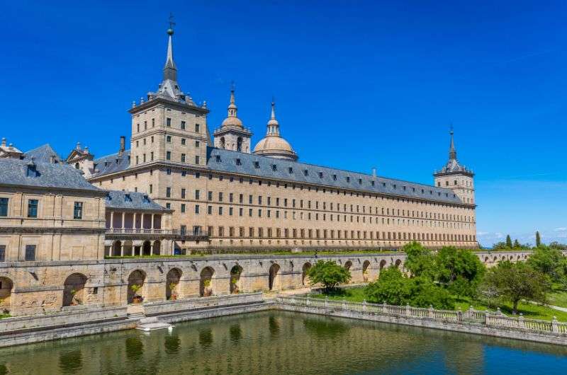 Travel to El Escorial near Madrid, Spain, itinerary