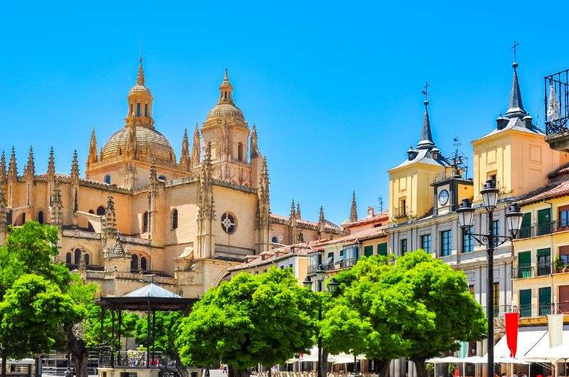 Plaza Mayor in Segovia, Spain itinerary