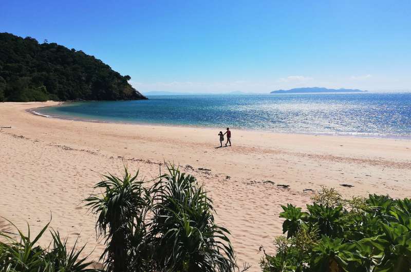 Walking on the beach of the Koh Lanta island in Thailand, picture by Next Level of Travel