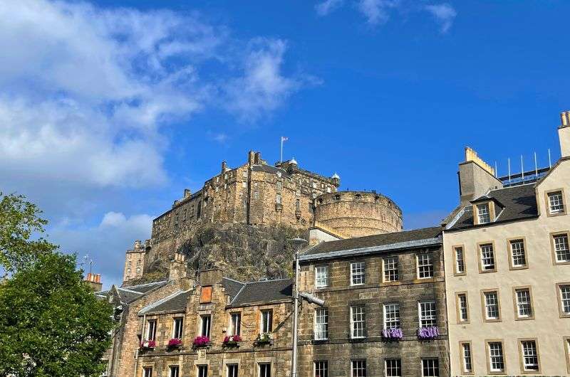 The Vennel Viewpoint in Edinburgh, photo by Next Level of Travel