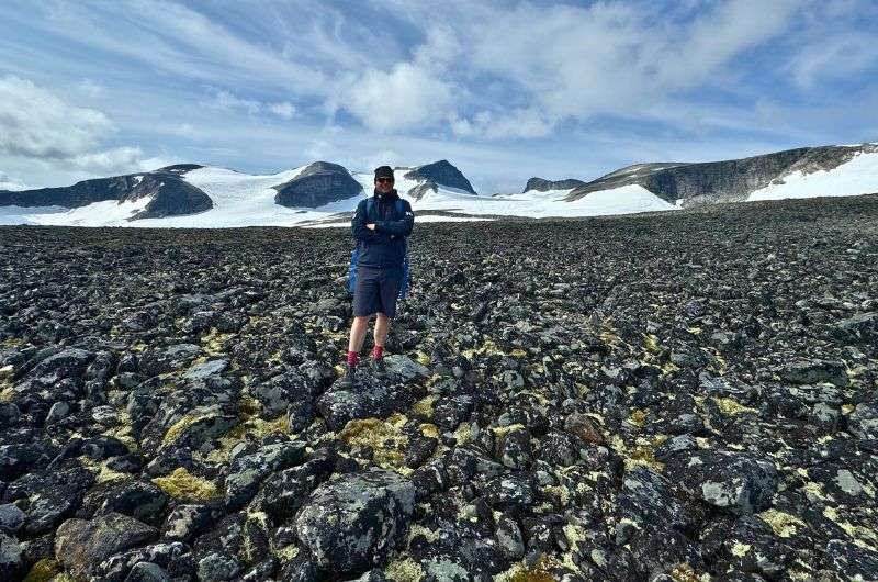 Tourist on the Gallhopigen hike in Norway, photo by Next Level of Travel