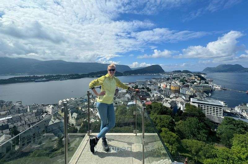 Tourist in Ålesund, chechking out the view, photo by Next Level of Travel