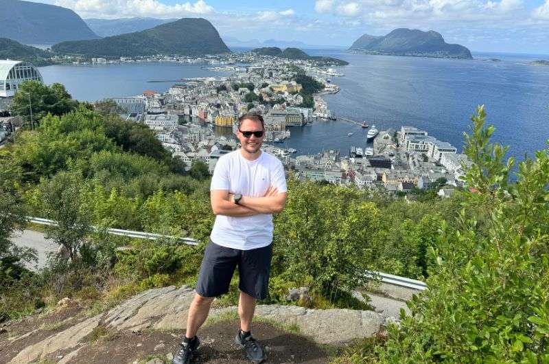 Tourist visiting Ålesund in Norway, photo by Next Level of Travel