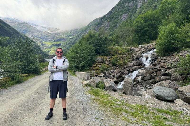 tourist on Buarbreen hike in Norway, photo by Next Level of Travel