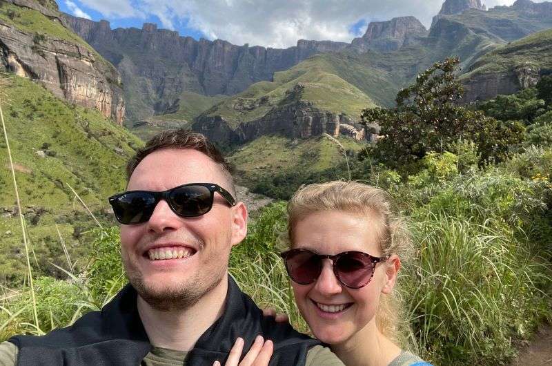 Travelers hiking in the Drakensberg Mountains, South Africa, photo by Next level of travel